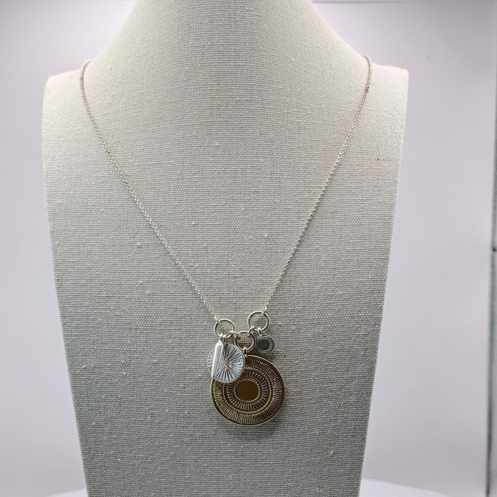 Lucky Brand Silver Tone with Cluster Pendant 30”‎ + 2” ext